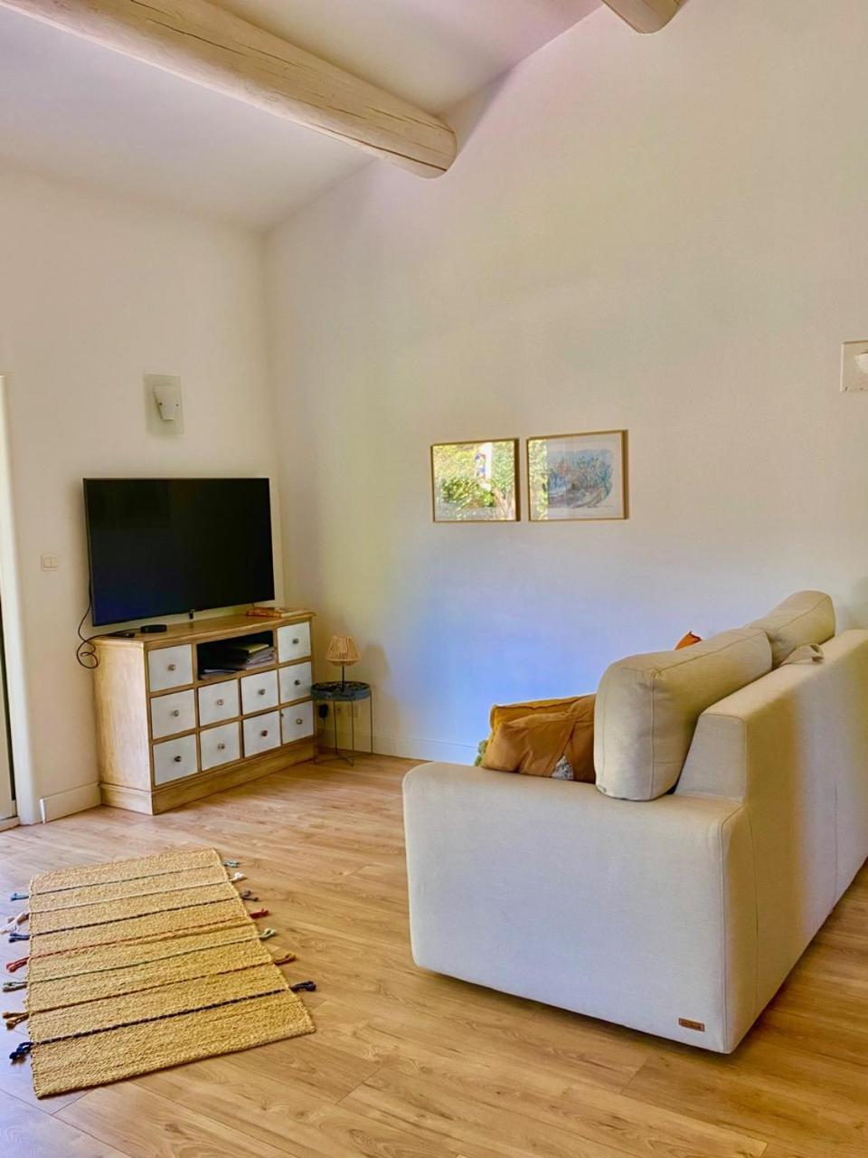 Appartement Neuf Et Au Calme Proche Avignon Althen-des-Paluds Exterior foto